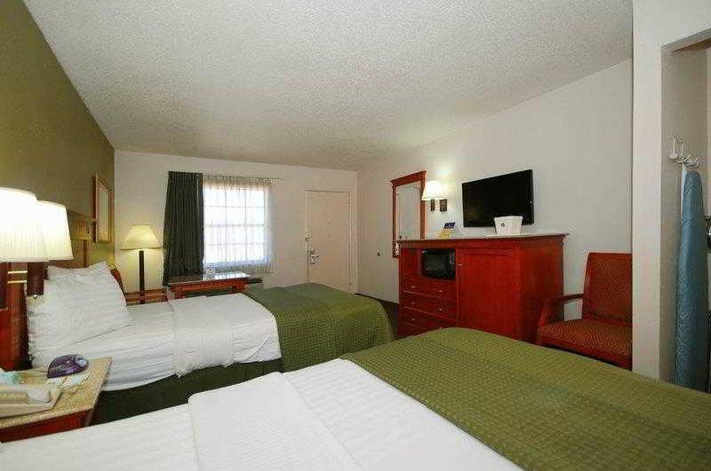 Hotel Rodeway &