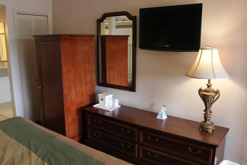 Hotel Rodeway & 3*