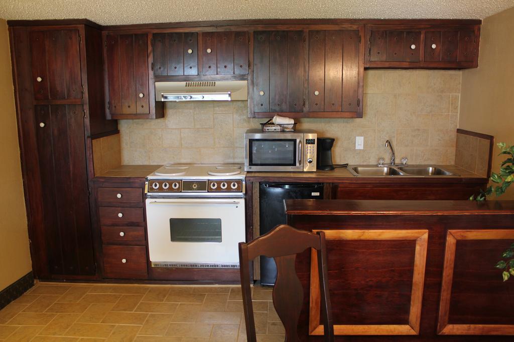 Hotel Rodeway &