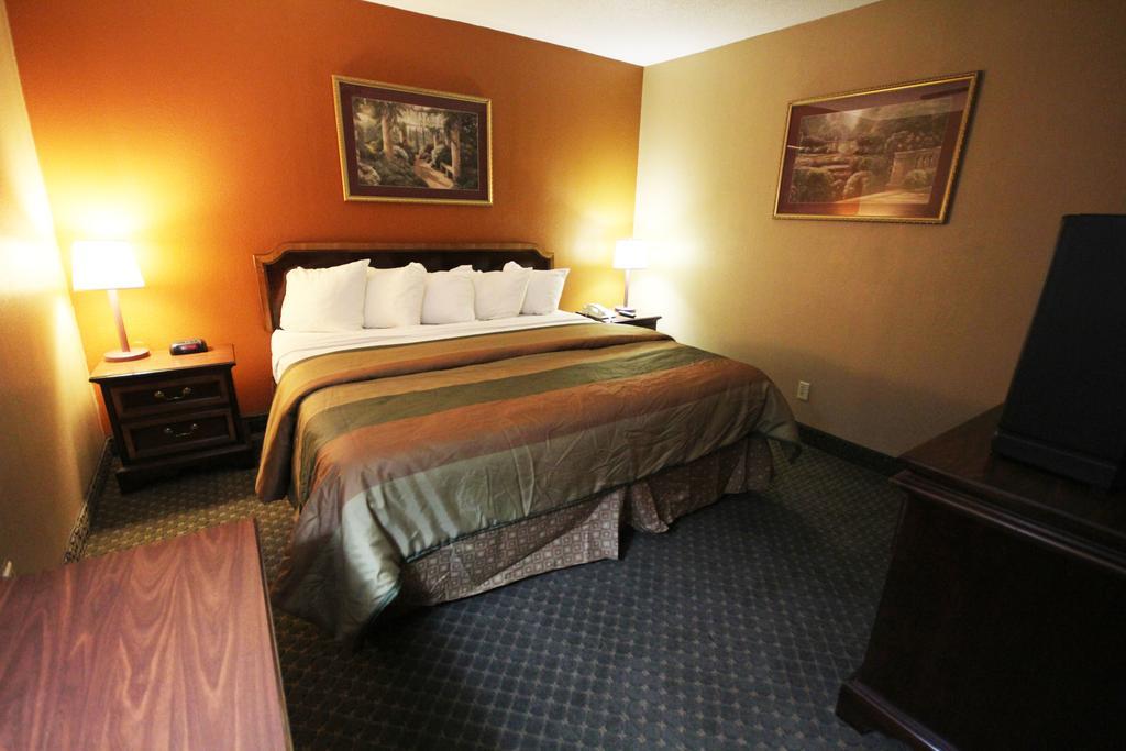 Hotel Rodeway &