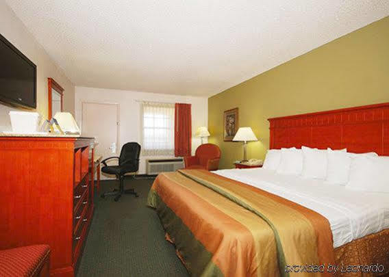 Rodeway & Hotel 3*